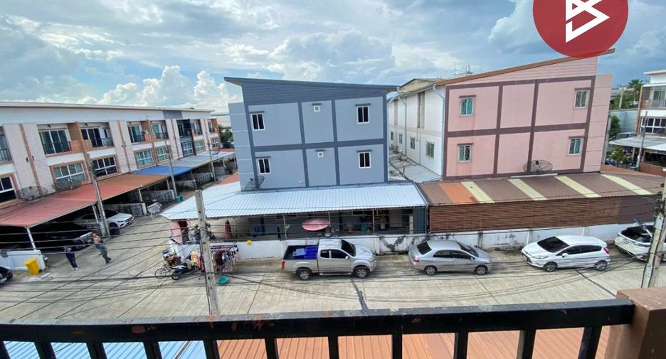 For sale 4 bedrooms townhouse in Bang Khun Thian, Bangkok