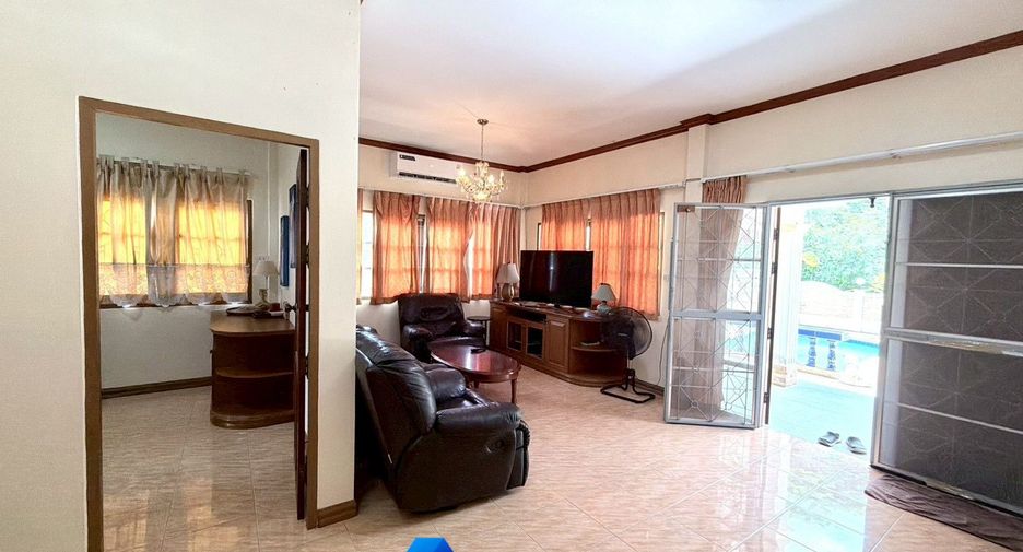 For rent 3 bedrooms villa in Hua Hin, Prachuap Khiri Khan
