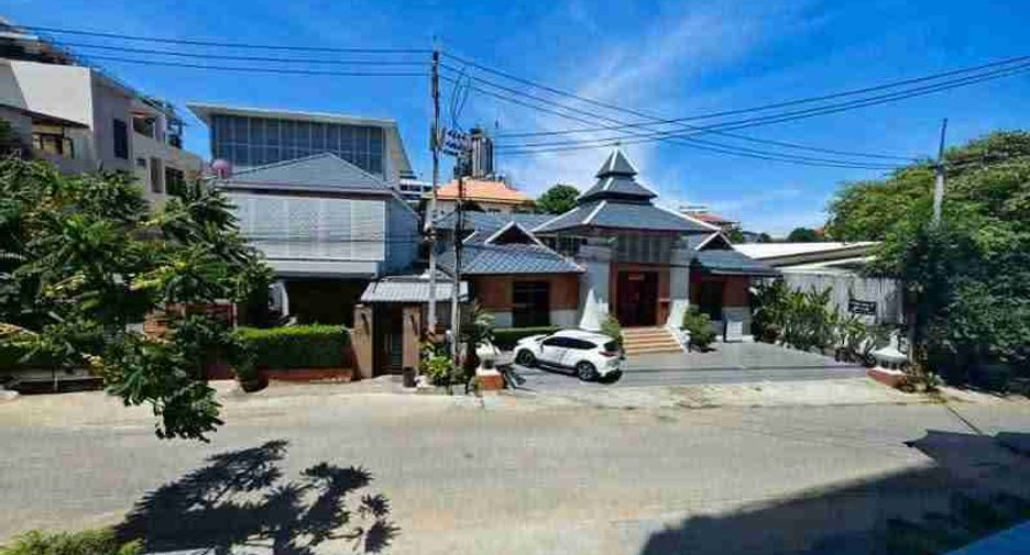 For sale studio condo in Pratumnak, Pattaya