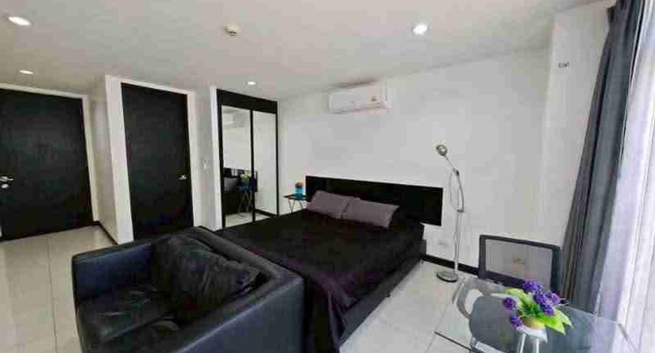 For sale studio condo in Pratumnak, Pattaya