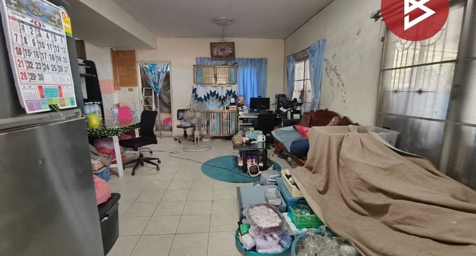 For sale 3 bedrooms townhouse in Mueang Samut Prakan, Samut Prakan