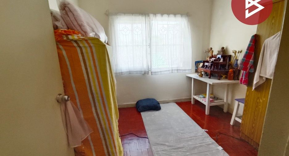 For sale 3 bedrooms townhouse in Mueang Samut Prakan, Samut Prakan