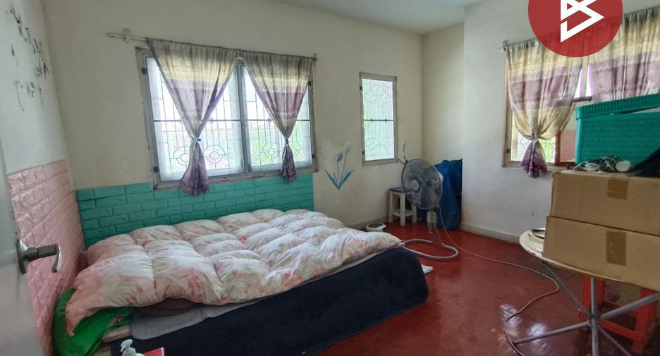 For sale 3 bedrooms townhouse in Mueang Samut Prakan, Samut Prakan