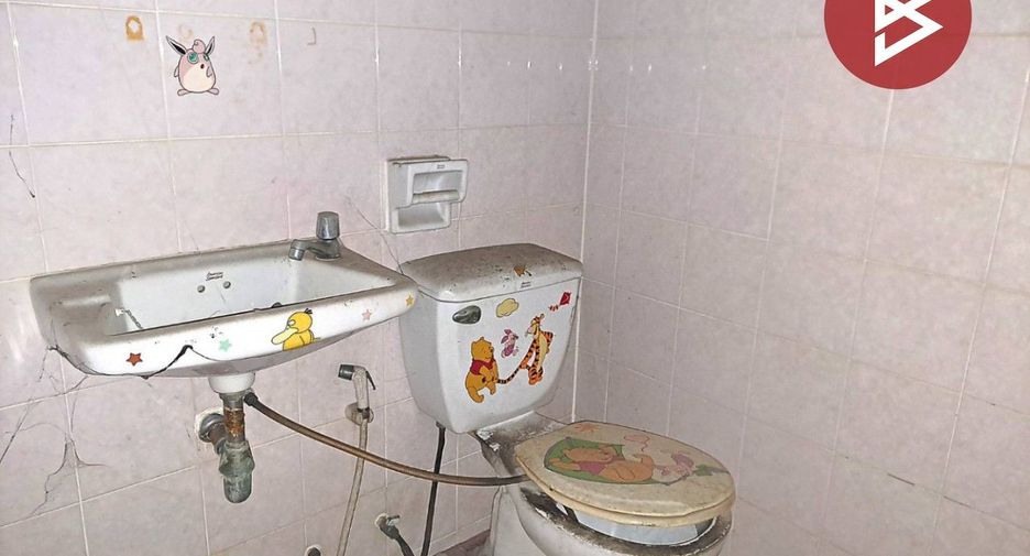 Продажа 3 спальни таунхаус в Mueang Chon Buri, Чонбури