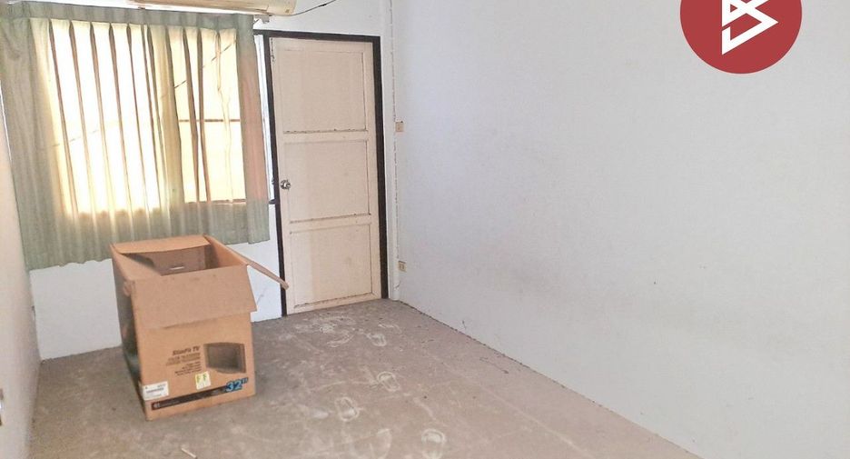 Продажа 3 спальни таунхаус в Mueang Chon Buri, Чонбури
