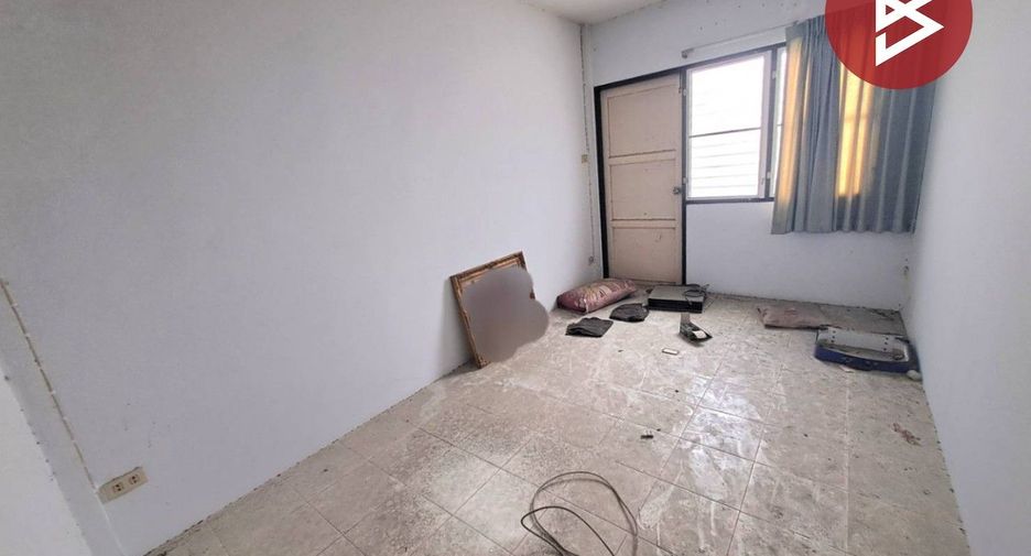 Продажа 3 спальни таунхаус в Mueang Chon Buri, Чонбури