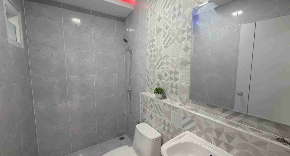 For sale 3 bedrooms townhouse in Khlong Sam Wa, Bangkok