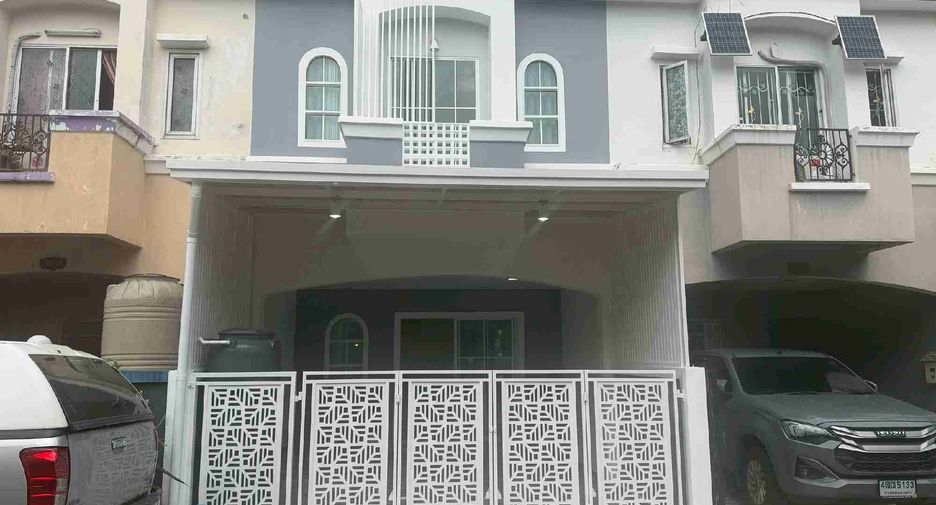 For sale 3 bedrooms townhouse in Khlong Sam Wa, Bangkok