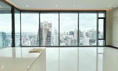 For sale 3 bedrooms condo in Khlong Toei, Bangkok