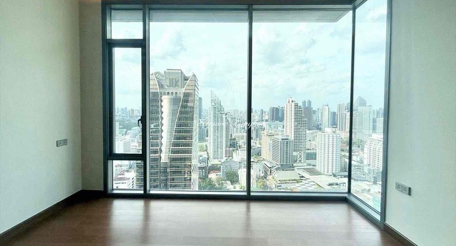 For sale 3 bedrooms condo in Khlong Toei, Bangkok