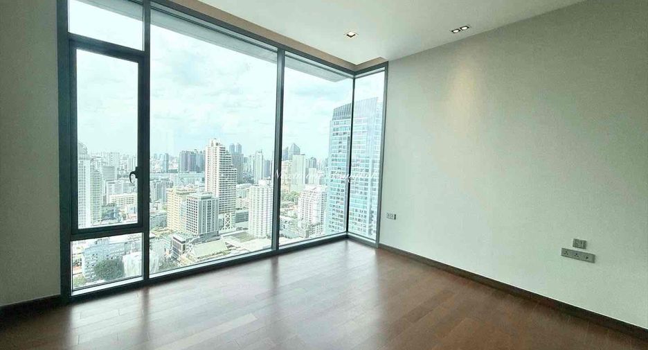 For sale 3 bedrooms condo in Khlong Toei, Bangkok