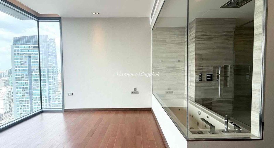 For sale 3 bedrooms condo in Khlong Toei, Bangkok