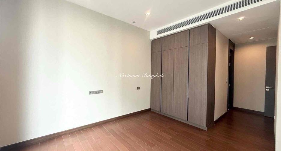 For sale 3 bedrooms condo in Khlong Toei, Bangkok