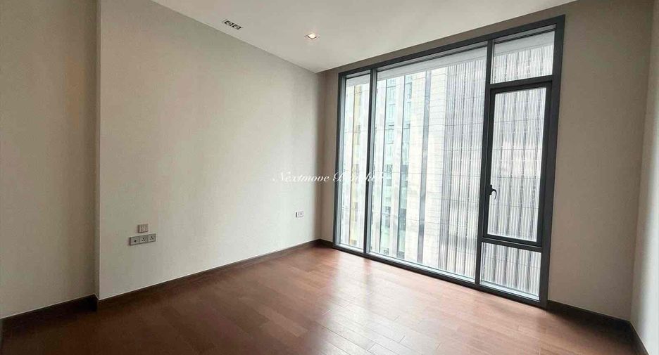 For sale 3 bedrooms condo in Khlong Toei, Bangkok