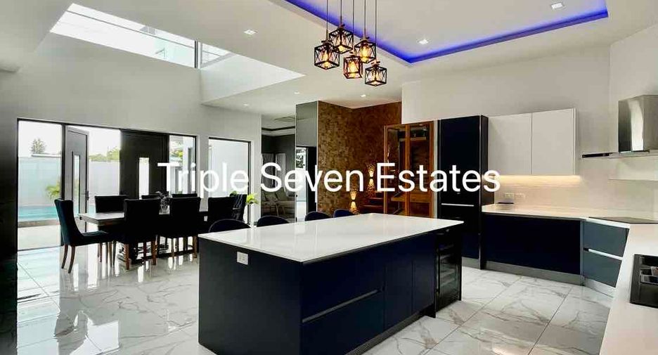 For sale そして for rent 4 ベッドルーム villa in East Pattaya, Pattaya