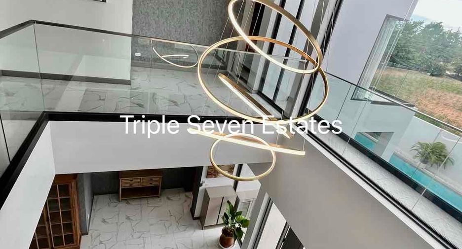 For sale そして for rent 4 ベッドルーム villa in East Pattaya, Pattaya