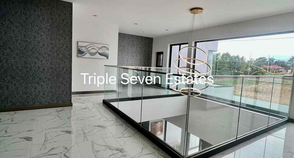For sale そして for rent 4 ベッドルーム villa in East Pattaya, Pattaya