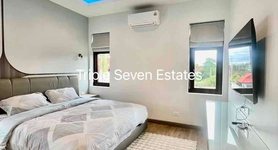For sale そして for rent 4 ベッドルーム villa in East Pattaya, Pattaya