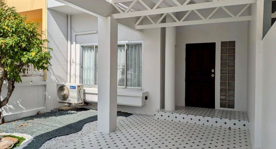 Casa adosada en alquiler de 3 habitaciones en Hang Dong, Chiang Mai