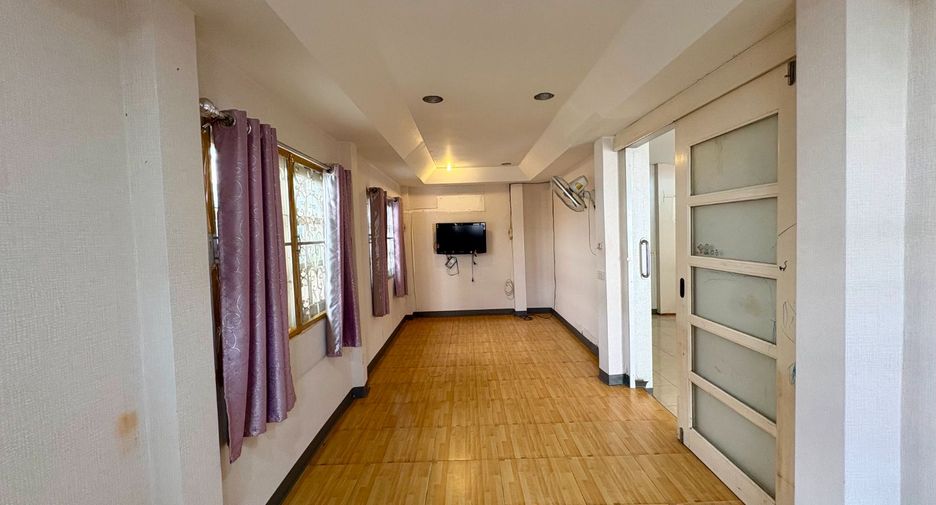 For sale 6 bedrooms house in Bang Bua Thong, Nonthaburi