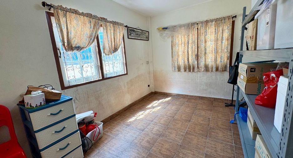For sale 6 bedrooms house in Bang Bua Thong, Nonthaburi