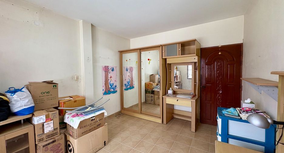For sale 6 bedrooms house in Bang Bua Thong, Nonthaburi