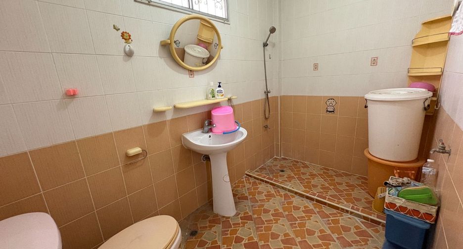 For sale 6 bedrooms house in Bang Bua Thong, Nonthaburi