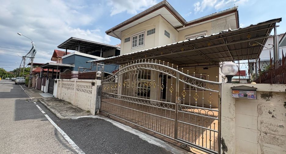 For sale 6 bedrooms house in Bang Bua Thong, Nonthaburi