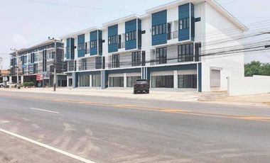 For rent and for sale 4 bedrooms townhouse in Mueang Phitsanulok, Phitsanulok