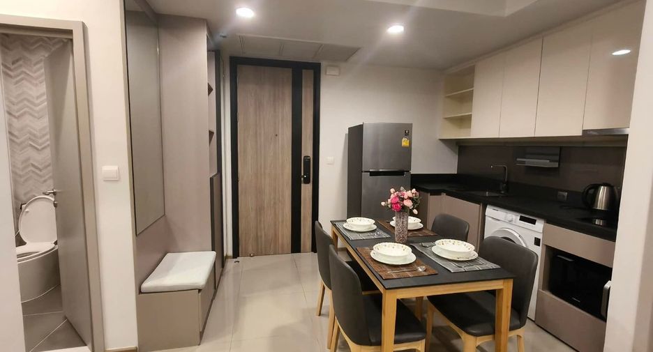 For rent 2 bedrooms condo in Khlong Toei, Bangkok
