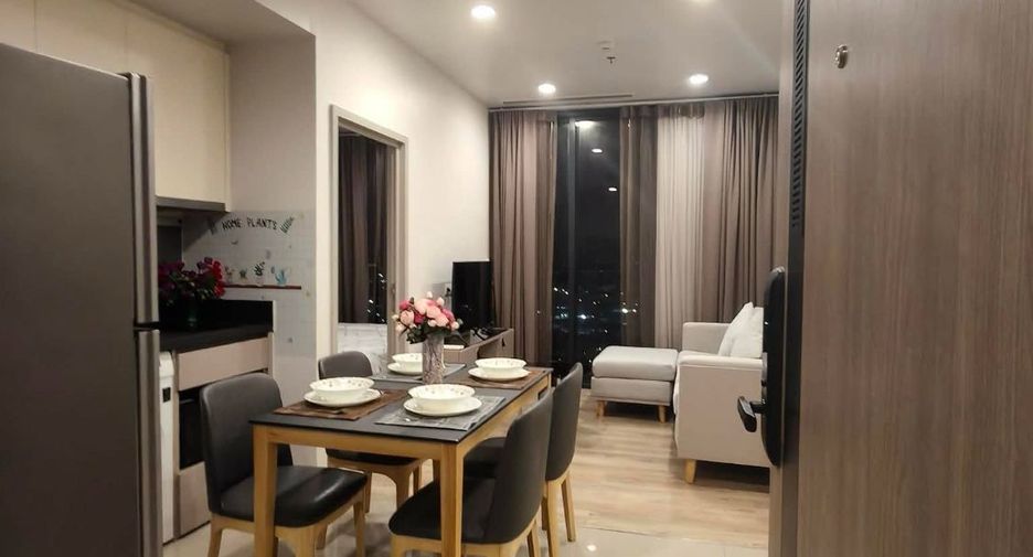 For rent 2 bedrooms condo in Khlong Toei, Bangkok
