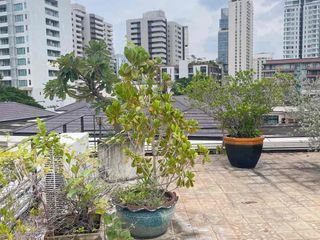 For sale 3 bedrooms apartment in Khlong Toei, Bangkok