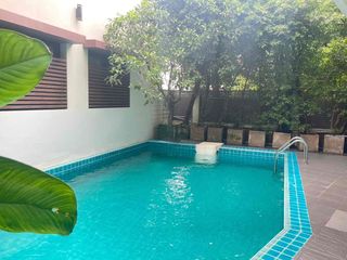 For sale 3 bedrooms apartment in Khlong Toei, Bangkok