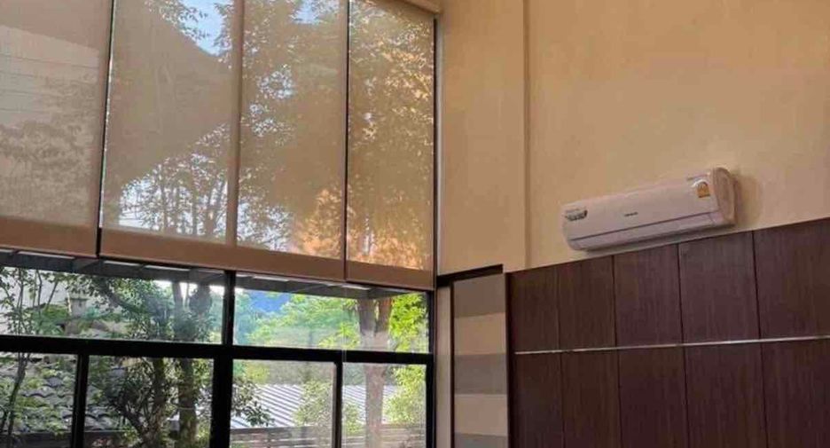 For sale 3 bedrooms apartment in Khlong Toei, Bangkok