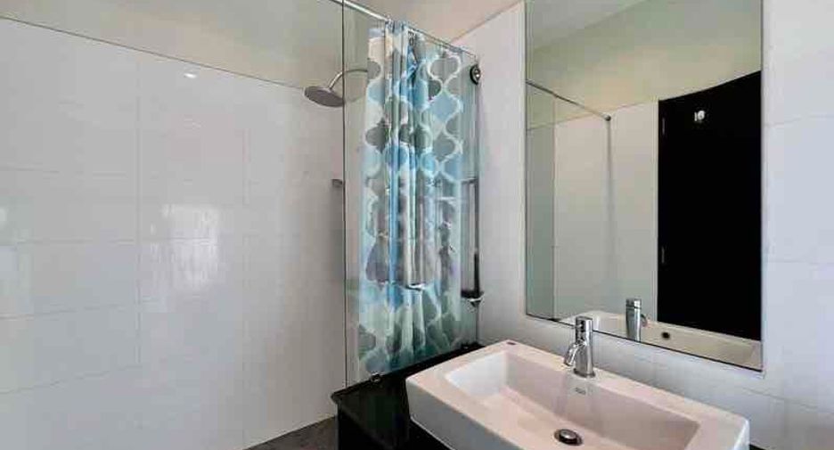For sale 3 bedrooms apartment in Khlong Toei, Bangkok