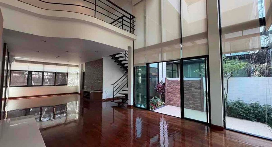 For sale 3 bedrooms apartment in Khlong Toei, Bangkok