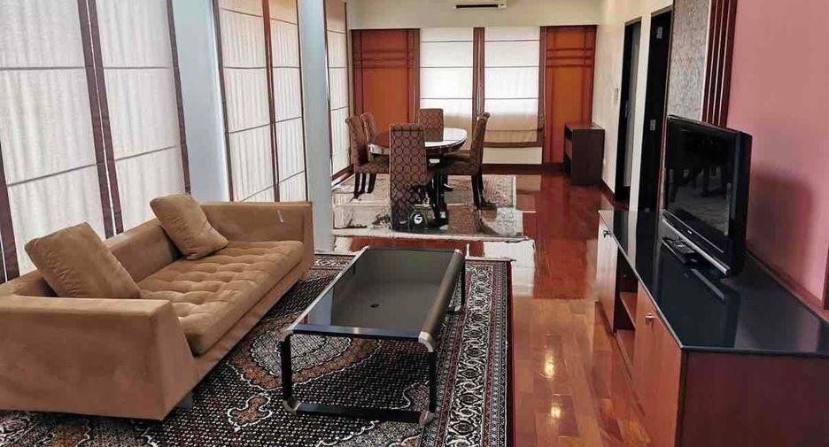 For sale 3 bedrooms apartment in Khlong Toei, Bangkok