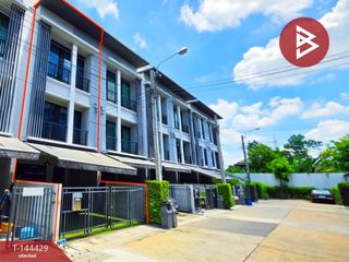 For sale 3 bedrooms townhouse in Mueang Nonthaburi, Nonthaburi