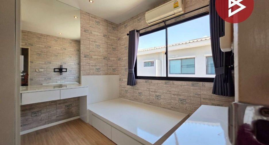 For sale 3 bedrooms townhouse in Mueang Nonthaburi, Nonthaburi