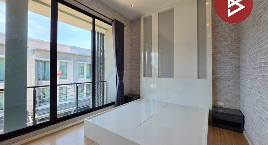 For sale 3 bedrooms townhouse in Mueang Nonthaburi, Nonthaburi