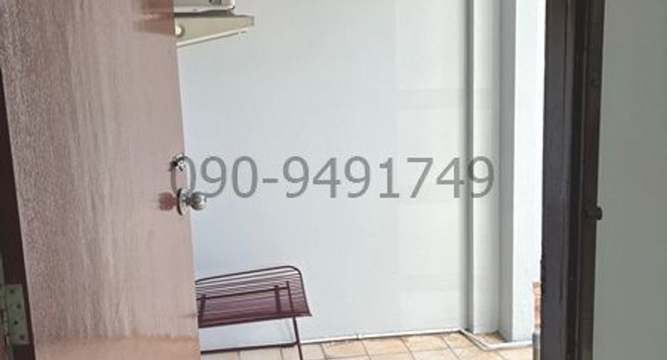 For rent 3 bedrooms townhouse in Bang Na, Bangkok