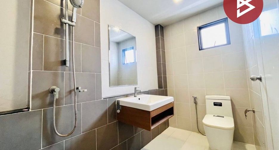 For sale 4 bedrooms house in Bang Pakong, Chachoengsao
