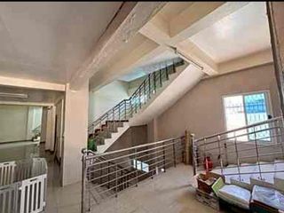Casa en venta de 12 habitaciones en Khlong San, Bangkok