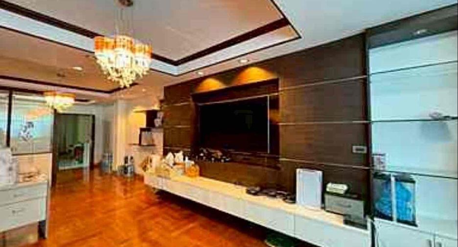 Casa en venta de 12 habitaciones en Khlong San, Bangkok