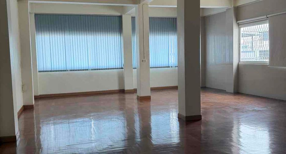 Casa en venta de 12 habitaciones en Khlong San, Bangkok