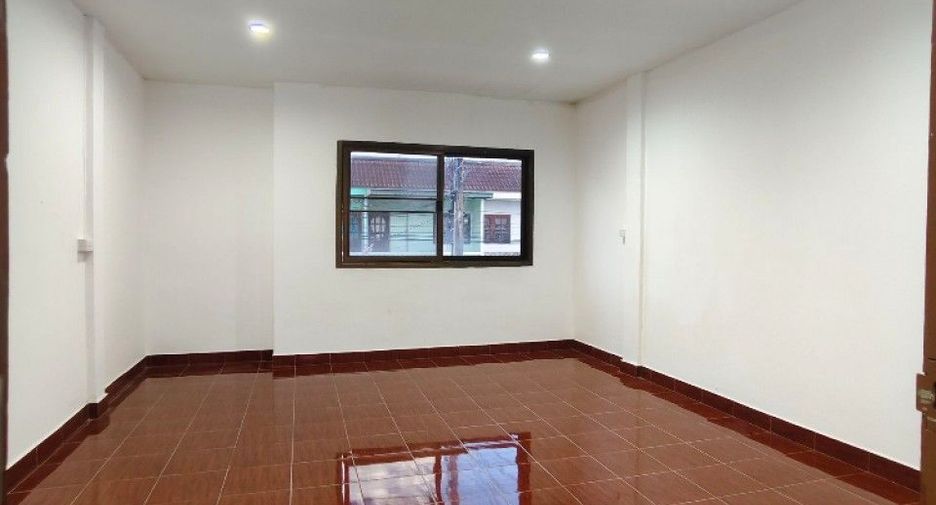 For sale 2 bedrooms townhouse in Wang Thong, Phitsanulok