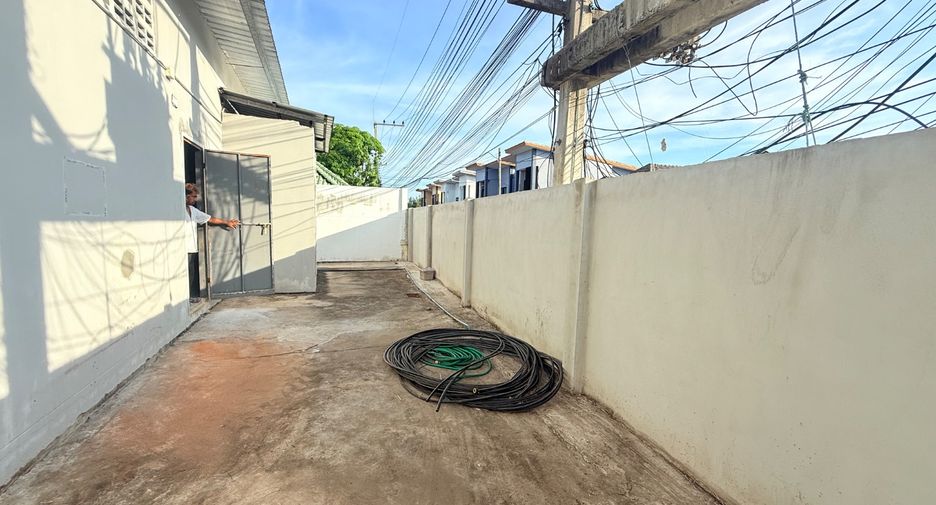 For rent 1 bed warehouse in East Pattaya, Pattaya