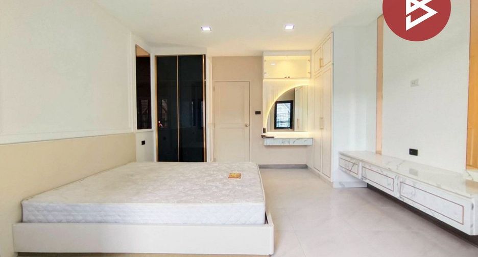For sale 2 bedrooms townhouse in Lat Krabang, Bangkok