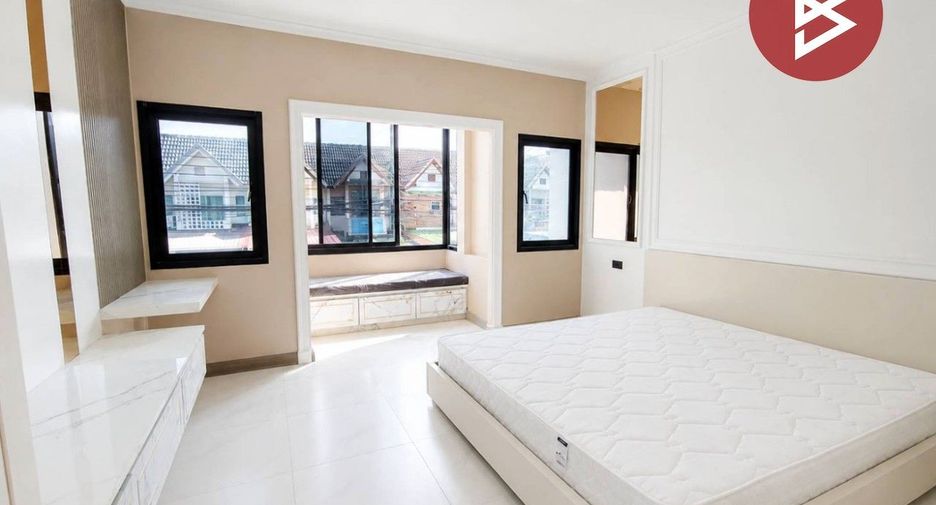 For sale 2 bedrooms townhouse in Lat Krabang, Bangkok