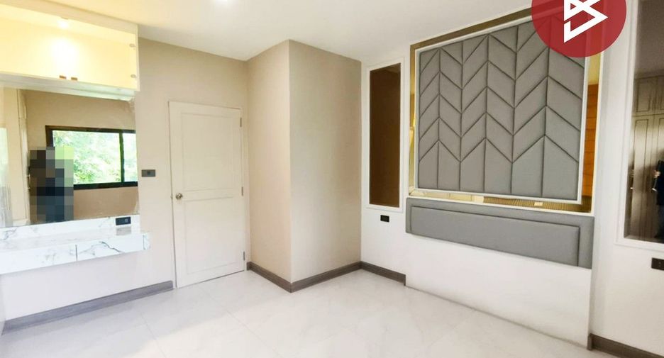 For sale 2 bedrooms townhouse in Lat Krabang, Bangkok